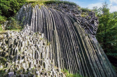 Una famosa piedra de los vikingos se pudo haber erigido para pedir el fin de una crisis climática