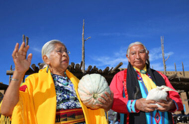El chef trae sabores de nativos americanos a las comunidades en Cuarentena
