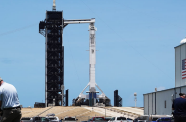 SpaceX avanza este sábado 30 de mayo acorde a lo previsto con el lanzamiento de su histórico primer vuelo espacial tripulado con dos astronautas de la NASA a la Estación Espacial Internacional.