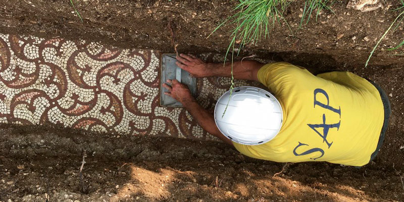 Un equipo de arqueólogos descubrió varios mosaicos romanos