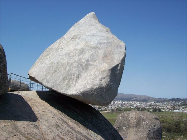 Una famosa piedra de los vikingos se pudo haber erigido para pedir el fin de una crisis climática