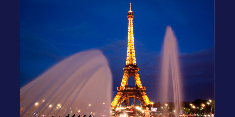 La Torre Eiffel cerró sus puertas el viernes 13 de marzo por un período indefinido.